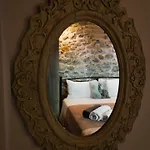 Iole Boutique House