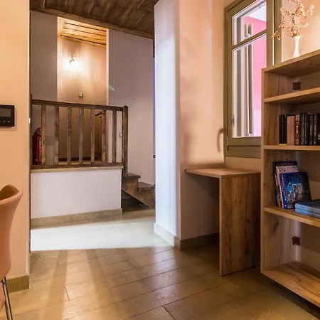 Iole Boutique House *