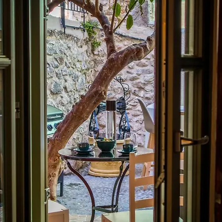 Iole Boutique House